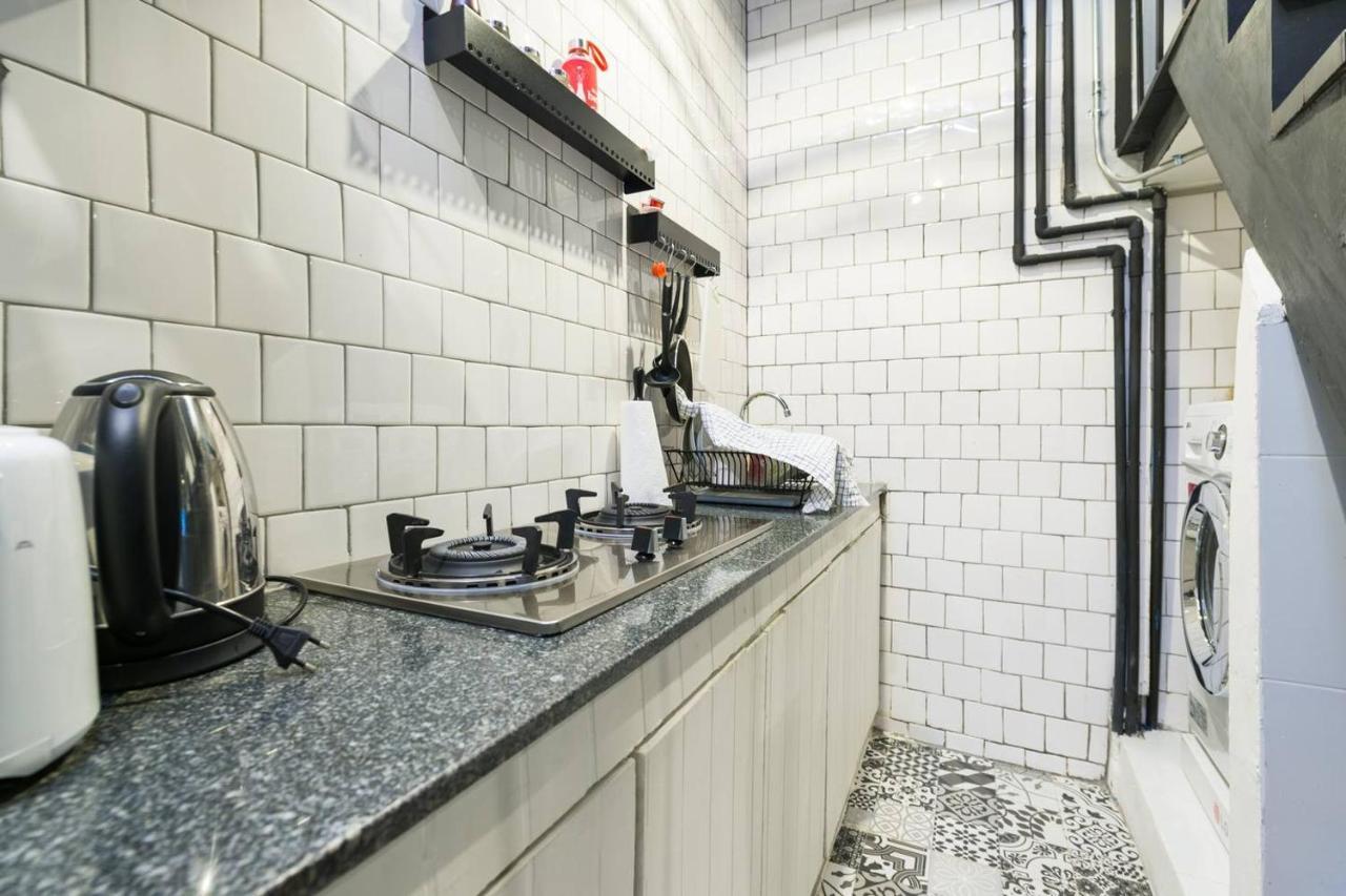 Inner Old Town 196 Chic Guesthouse - Self Check In Bangkok Bagian luar foto