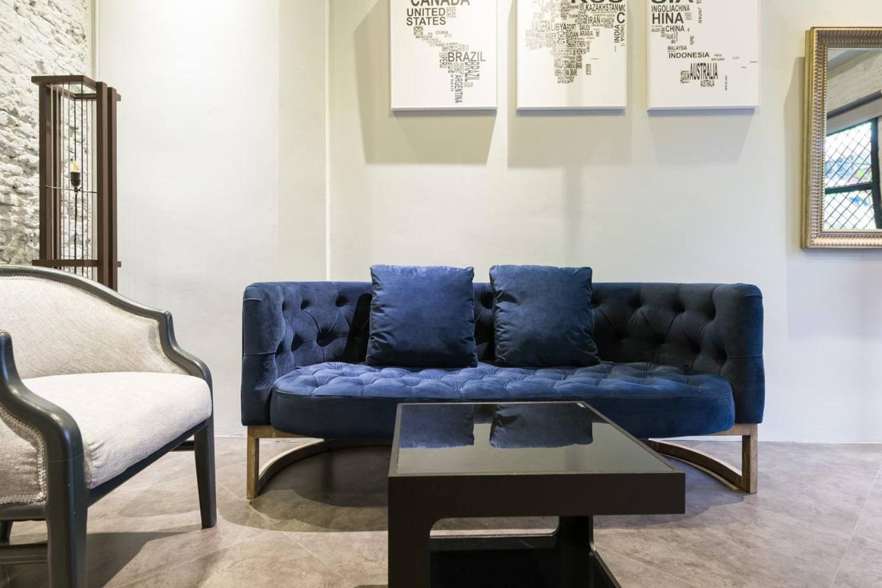 Inner Old Town 196 Chic Guesthouse - Self Check In Bangkok Bagian luar foto