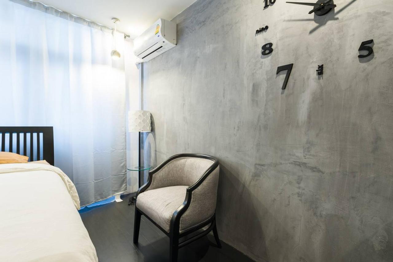 Inner Old Town 196 Chic Guesthouse - Self Check In Bangkok Bagian luar foto