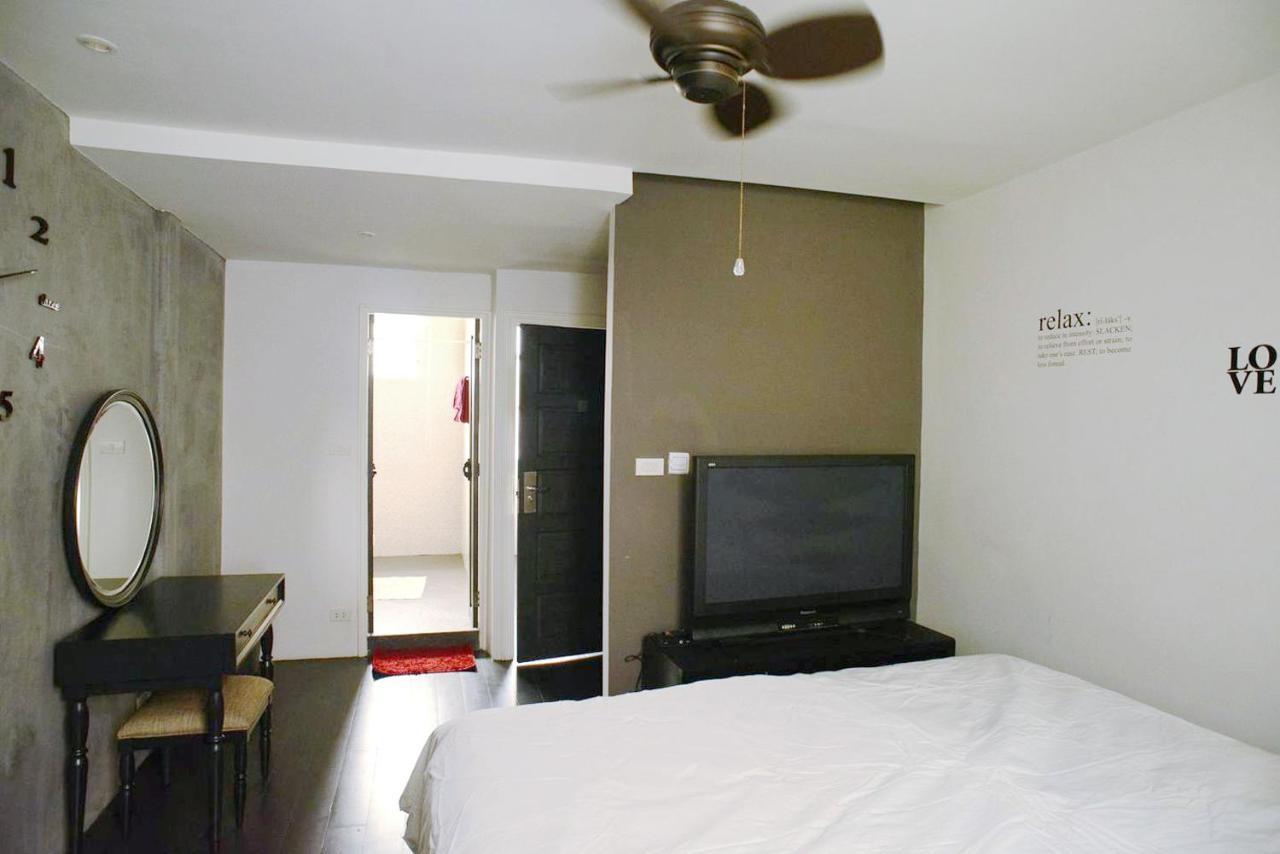 Inner Old Town 196 Chic Guesthouse - Self Check In Bangkok Bagian luar foto